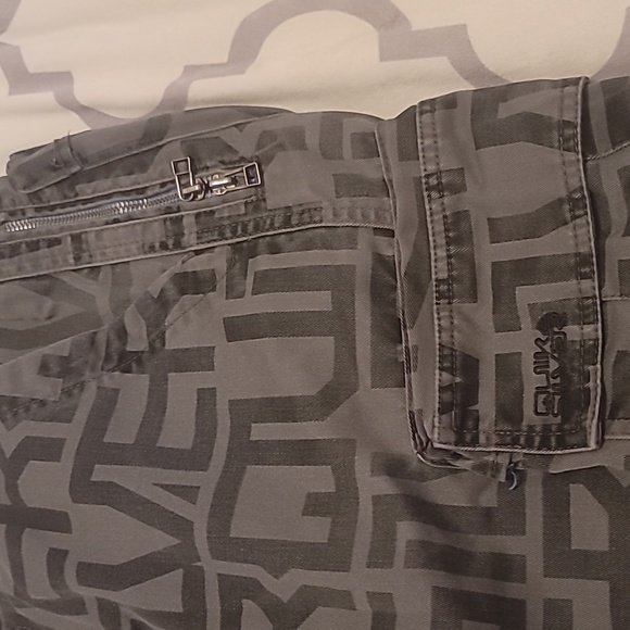 Quicksilver Gray Print Design Cargo Shorts Men's Size 32 - Picture 2 of 4